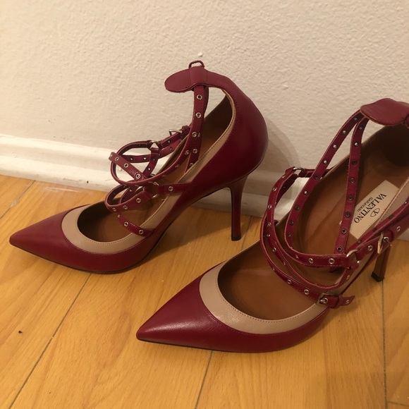 VALENTINO Love Latch Leather Pumps - Picture 8 of 8